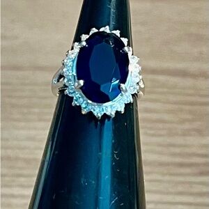 Elegant Silver and Blue Gemstone Ring 925